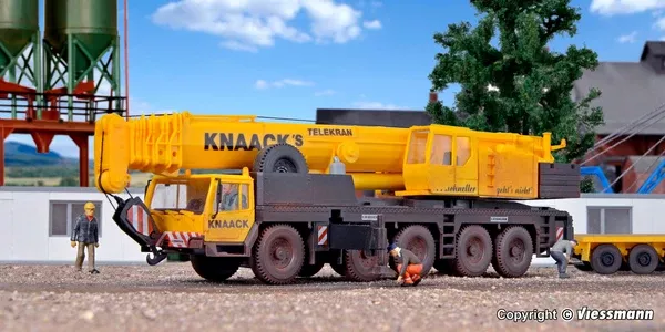 13002 - Liebherr LTM 1160/2 Mobile Crane (HO Scale)