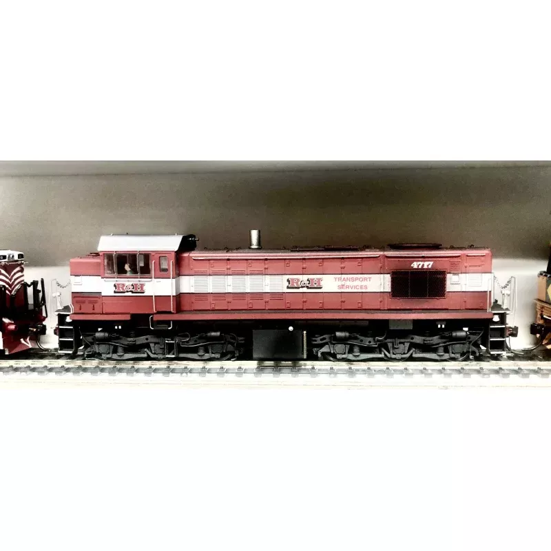 1st run pre-owned TrainOrama, 47 Class Locomotive, HO Scale; No 4717 –