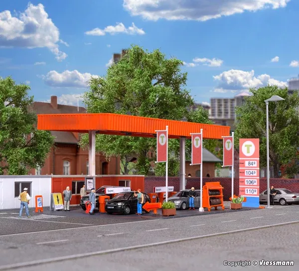 38705 – Self Service Petrol Station Kit (HO Scale)