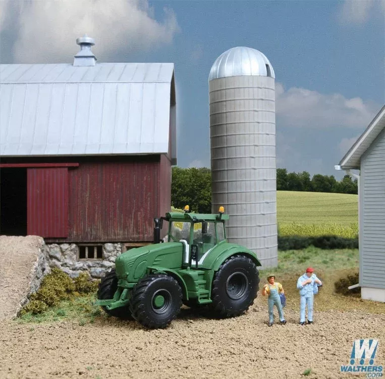 4WD Farm Tractor | HO Scale Detailed Farm Kit