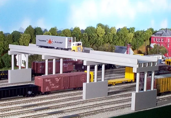 628-0113 – Modern 150′ Highway Overpass (HO Scale)