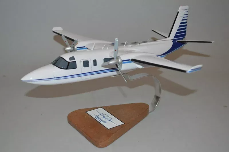 690 Turbo Commander Airplane Model