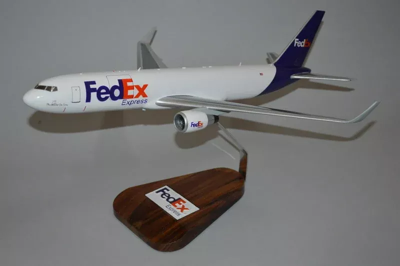 767 / FedEx (with winglet) Airplane Model
