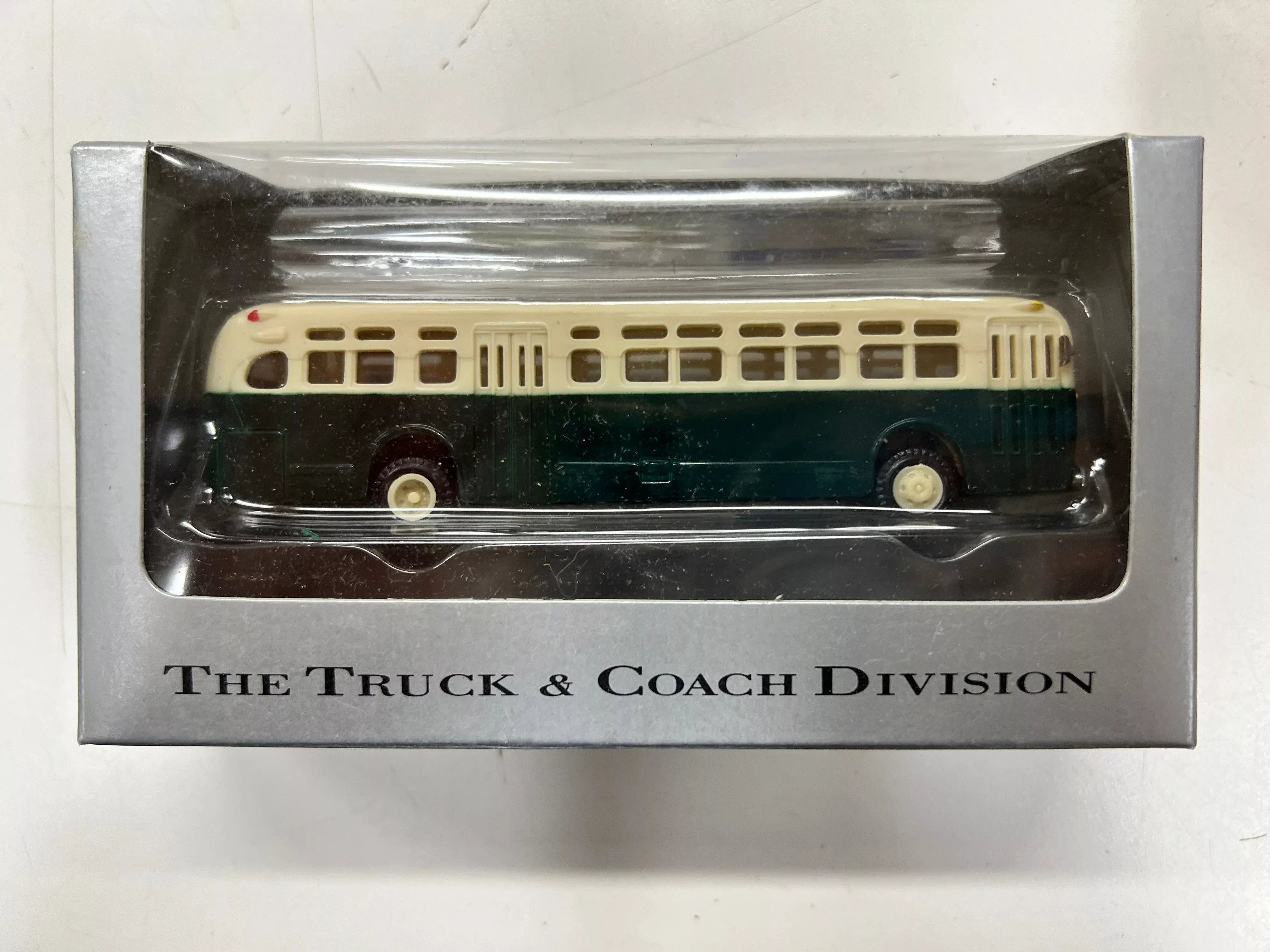 American Precision Models Green City Bus HO SCALE