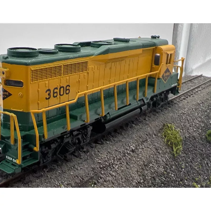 Athearn GP30 Reading HO Scale Like New