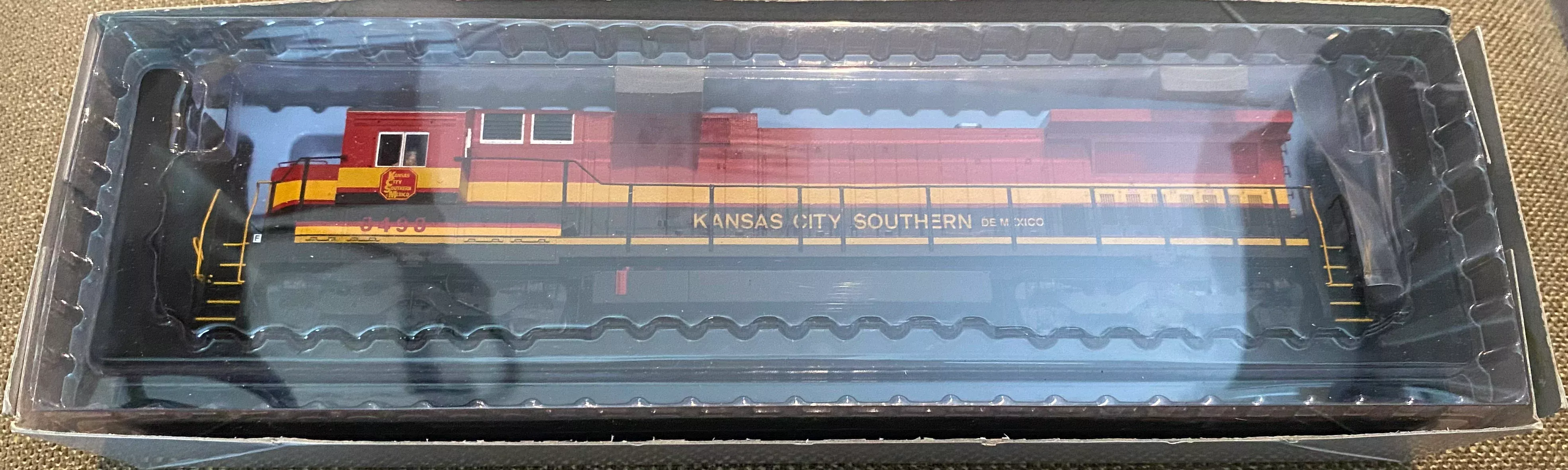 Atlas H.O. Scale 10 003 131 KCS 8-40C GLD #3493