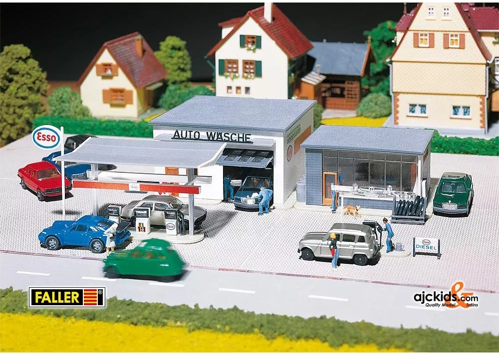 Faller 130296 - Filling station and car wash