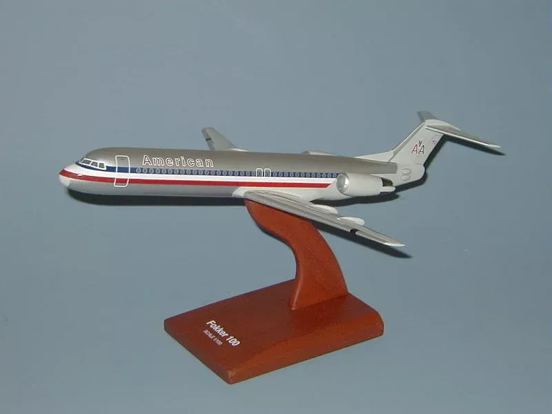 Fokker 100 / American Airplane Model