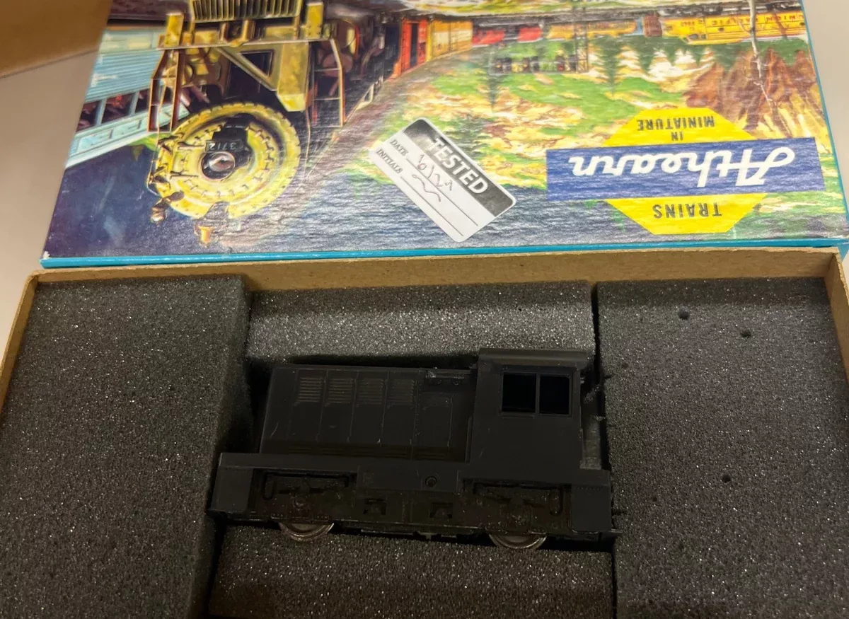 HO Scale Bargain Engine147 Athearn 2991 Black Hustler Switcher Used VG