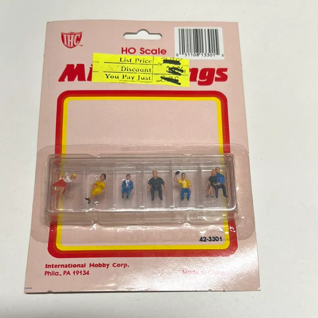 IHC 42-3301 Figures HO SCALE