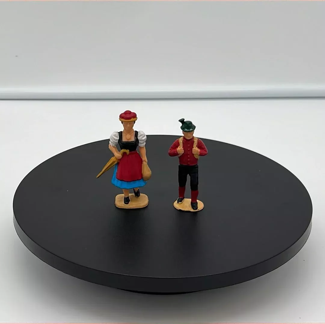 LGB Figure Pack Alpine Couple A (2) G SCALE USED