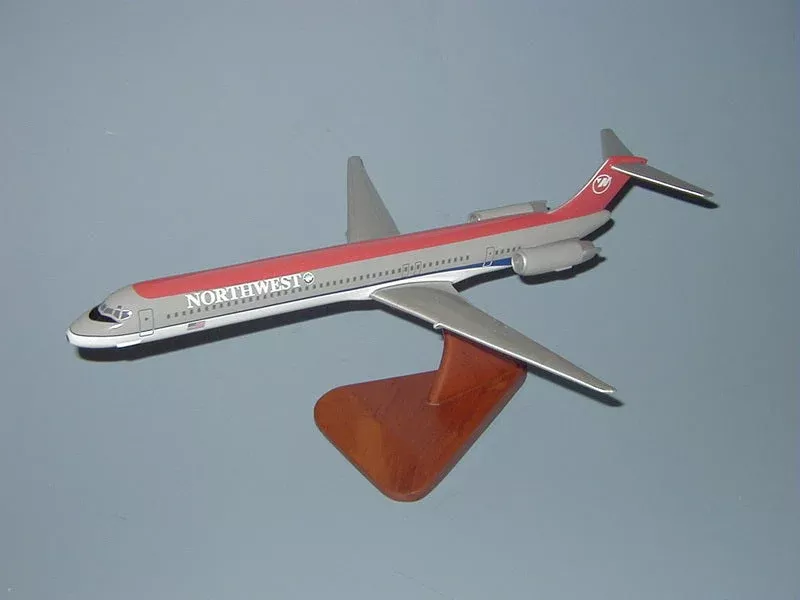 MD-80 / Northwest Airlines Airplane Model