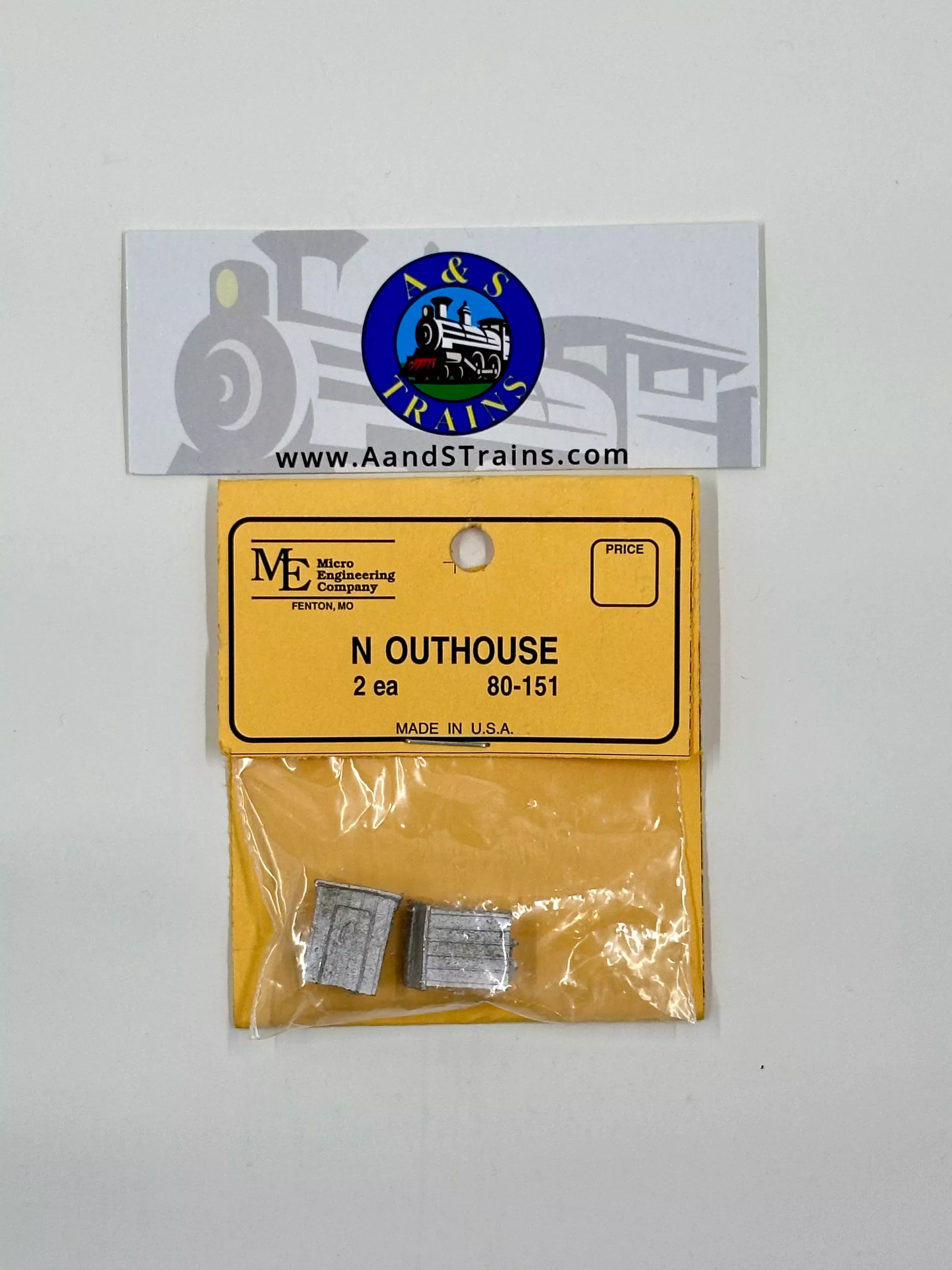 Micro Engineering Company N Scale 80-151 Outhouse