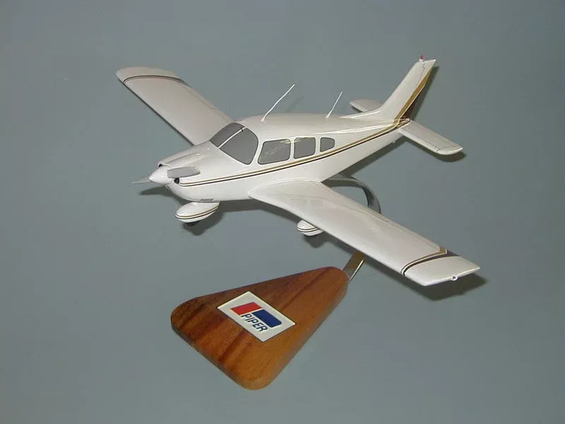 PA-28 Cherokee Airplane Model