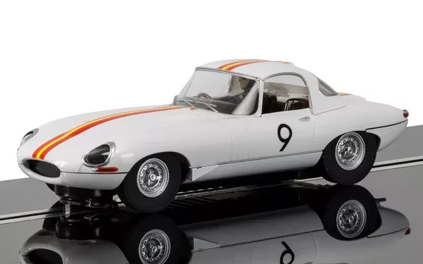 Scalextric C3890 Jaguar E-Type 1965 Bathurst (Bob Jane)