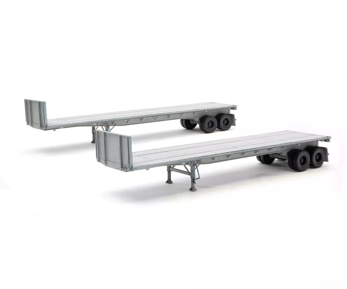 Walthers HO SceneMaster 2700 40′ Flatbed Trailer – Kit – 2-Pack – Undecorated