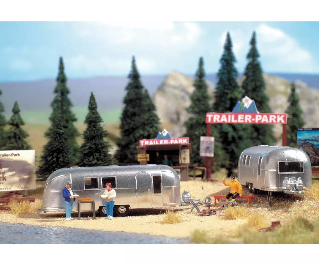 Walthers HO SceneMaster 2902 Camp Site with Two Trailers - Kit - Two Camping Trailers, Signs & Accessories