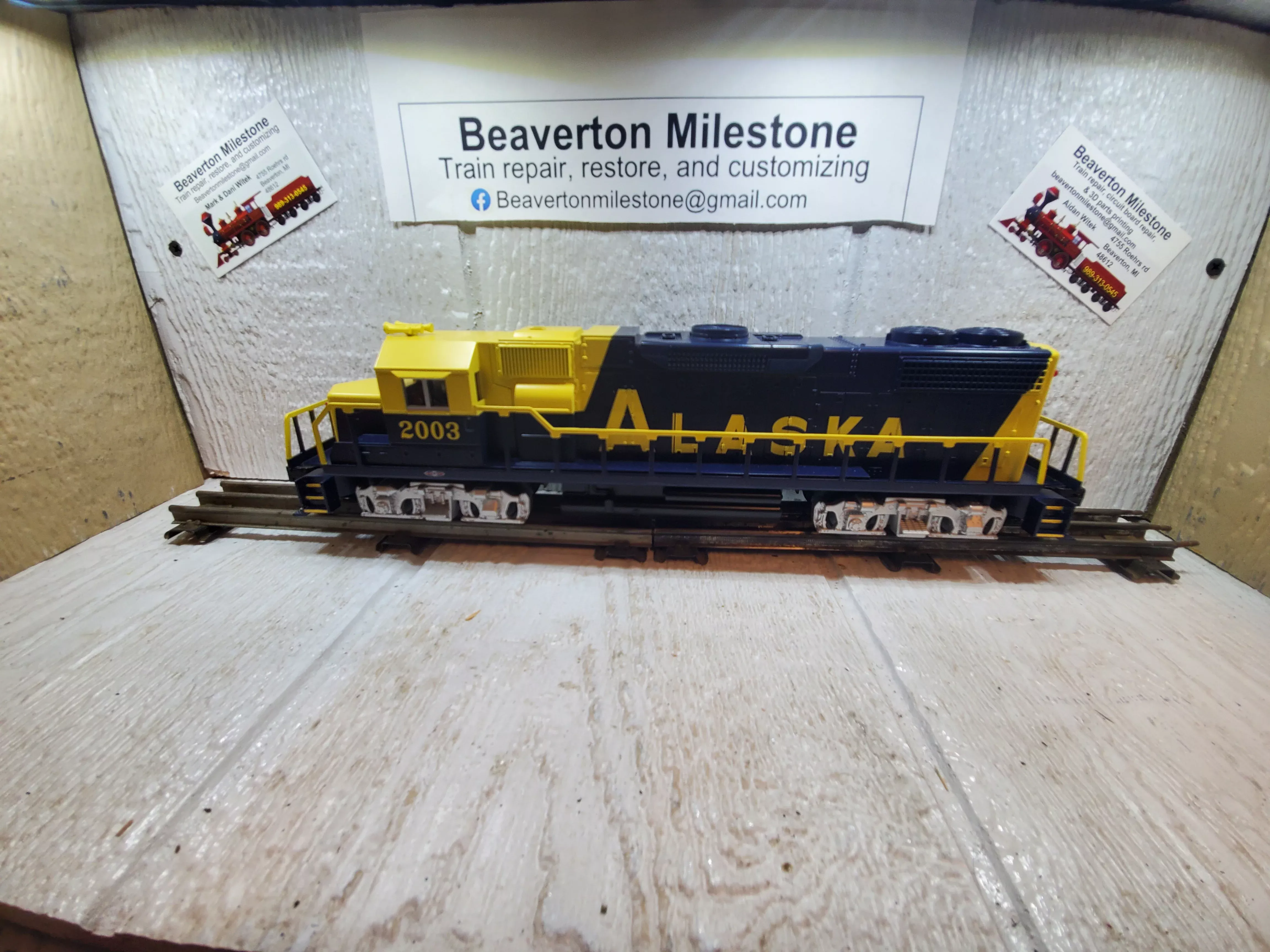 WILLIAMS 21217GP-38 POWERED LOCOMOTIVE ALASKA